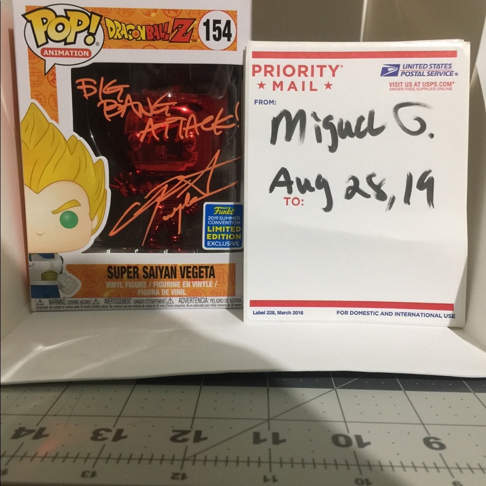 Funko pop Signed Red Chrome vegeta